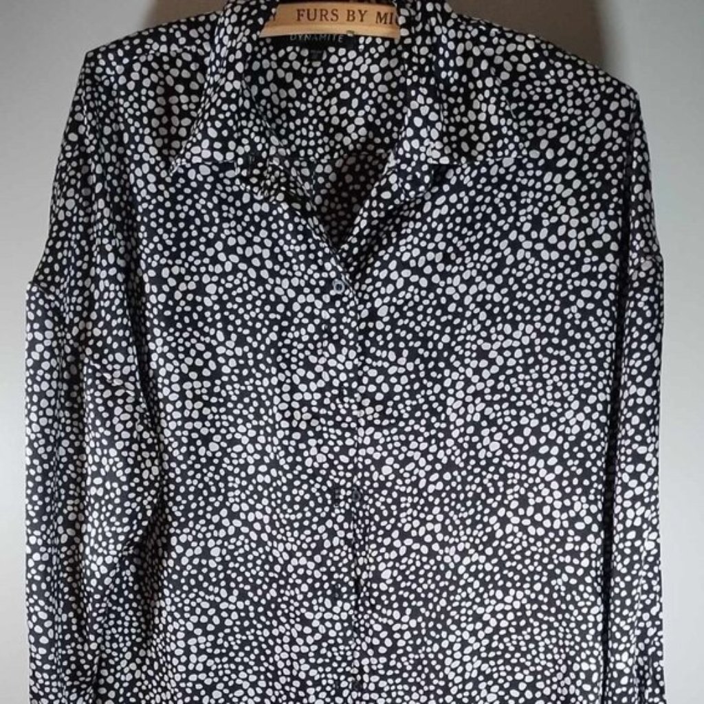 Dynamite Shirt Dress Fits A Small-Medium Huddled Circles Silky Buttonup Collar — image 8 of 8